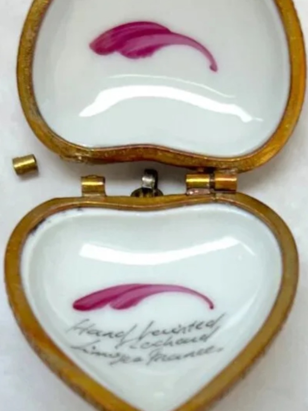 VINTAGE ROCHARD HAND-PAINTED LIMOGE PORCELAIN HEART SHAPED LOCKET ON CHAIN - Picture 9 of 10